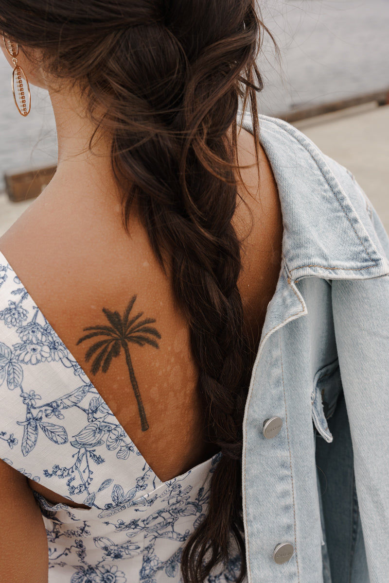 Long Sleeve Button Down Denim Jacket Light Wash