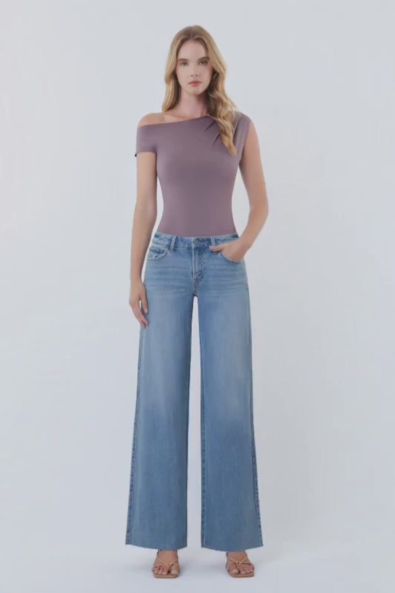 Mid Rise Wide Leg Jeans Light Wash